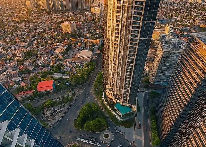 Elegant And Modern 3br Penthouse In Uptown Bgc